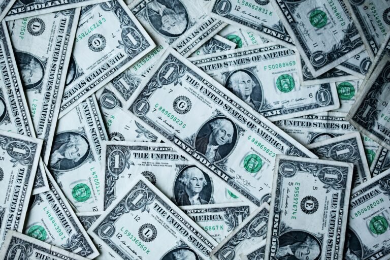 How to Create a Monthly Budget and Save More Money